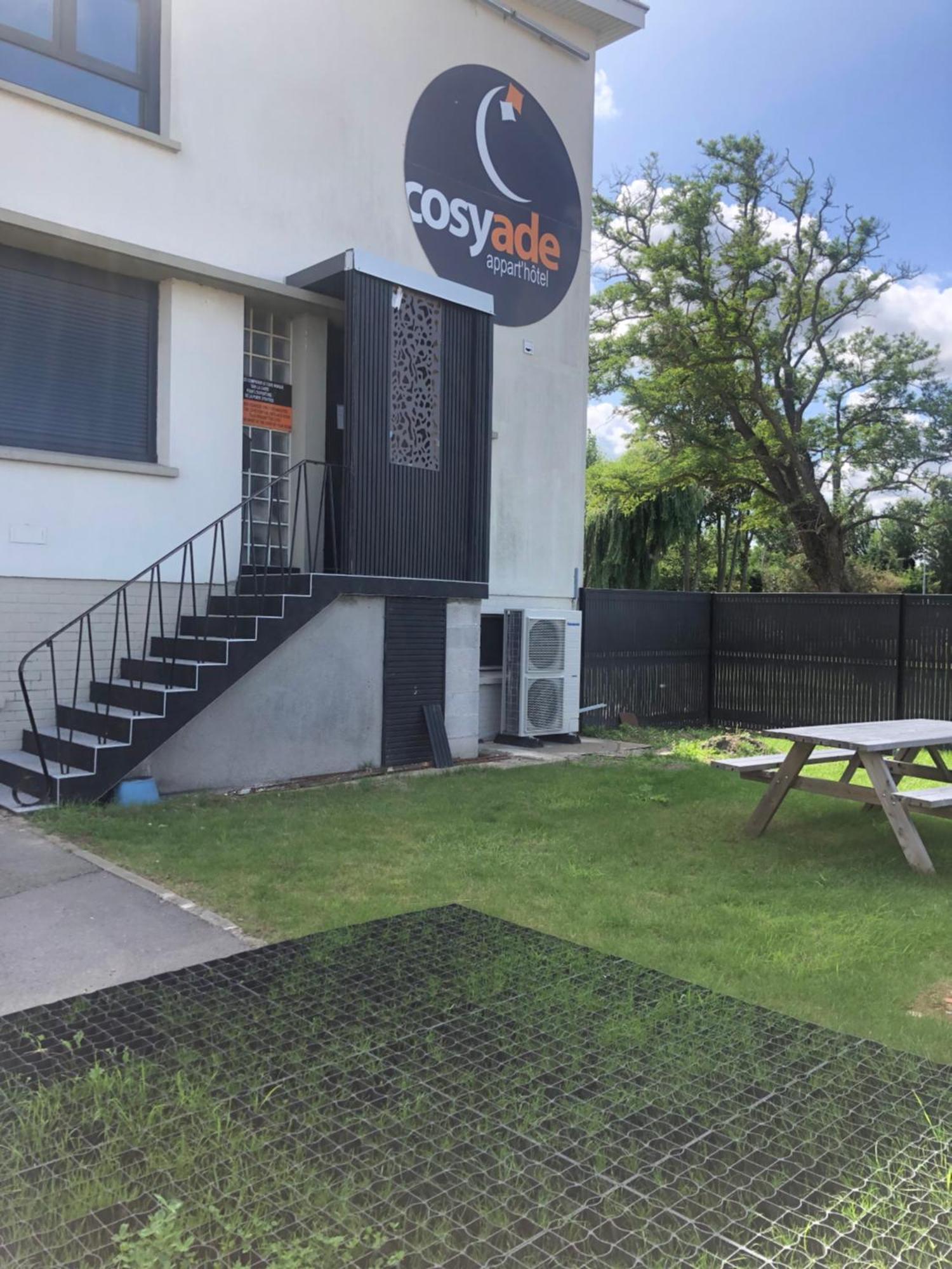Bourbourg Residence Cosyade Equipee D'Un Parking Prive Gratuit מראה חיצוני תמונה